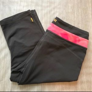 Lucy Powermax brown and pink crop. Size Med.